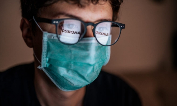Κορωνοϊός: Τι μπορεί να συμβεί αν φοράτε γυαλιά για τη μυωπία