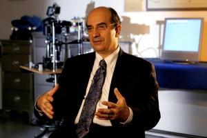 Μηνάς Κορωναίος: Ο πατέρας του βιονικού ματιού